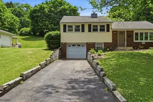 708 Franklin St, Belvidere, NJ 07823 - Photo 3