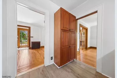 659 Raritan Rd, Cranford Township, NJ 07016 - Photo 13