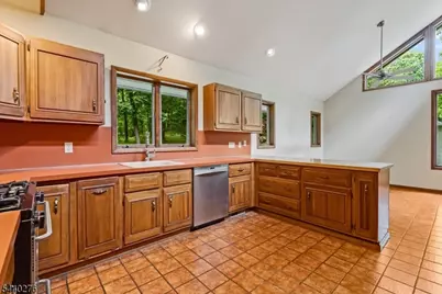 37 Heather Ln, Sparta Township, NJ 07871 - Photo 7