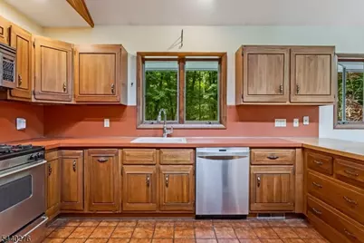 37 Heather Ln, Sparta Township, NJ 07871 - Photo 9