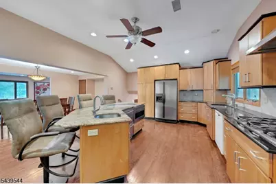 8 Marlo Road, Livingston, NJ 07039 - Photo 21