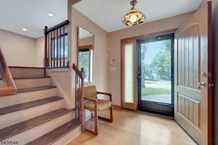 8 Marlo Rd, Livingston, NJ 07039 - Photo 3