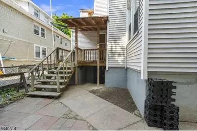 196 S 6th St, Newark, NJ 07103 - Photo 17