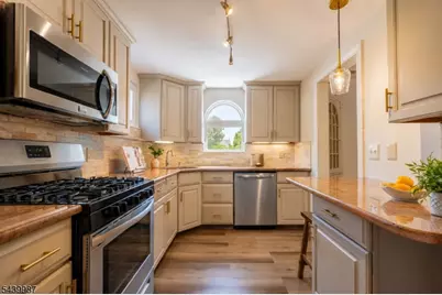 327 Chestnut St, Nutley, NJ 07110 - Photo 7