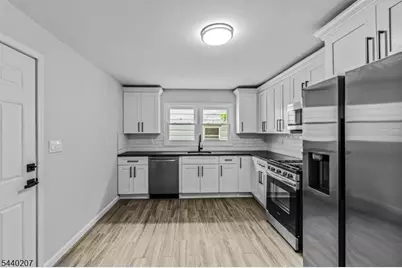 115 Smith St #2B, Newark, NJ 07106 - Photo 3