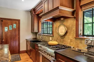 10 Cedar St, Bernards Township, NJ 07920 - Photo 9