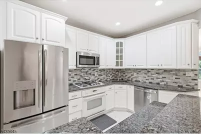 334 Wilshire Dr, Nutley, NJ 07110 - Photo 5