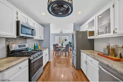 303 Cobblestone Ct, South Brunswick Township, NJ 08852 - Photo 7
