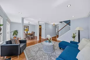 303 Cobblestone Ct, South Brunswick Township, NJ 08852 - Photo 15