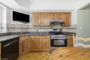 11 Trafalgar Ct, Washington Township, NJ 07840 - Photo 15