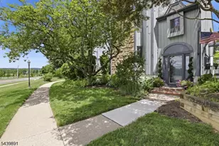 11 Trafalgar Ct, Washington Township, NJ 07840 - Photo 5