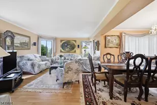 11 Trafalgar Ct, Washington Township, NJ 07840 - Photo 9