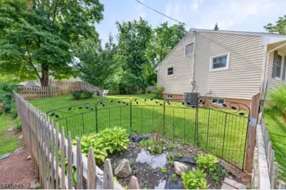 122 Runyon Ave, Piscataway Township, NJ 08854 - Photo 33