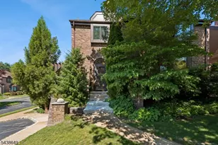 7 Christina Ct, Madison, NJ 07940 - Photo 1