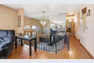 383 Talbot Dr, Fairfield, NJ 07004 - Photo 5