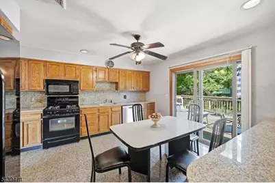 383 Talbot Dr, Fairfield, NJ 07004 - Photo 15