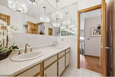 383 Talbot Dr, Fairfield, NJ 07004 - Photo 19