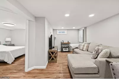 10 Dale Dr, Fairfield, NJ 07004 - Photo 17