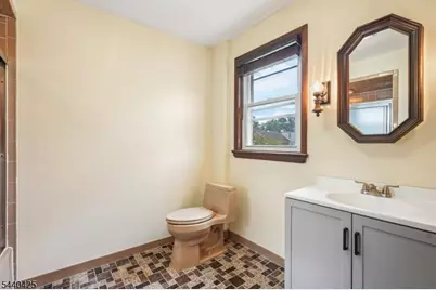 21 Ferncliff Rd, Bloomfield, NJ 07003 - Photo 19