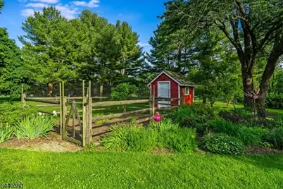 1014 Califon Cokesbury Rd, Tewksbury Township, NJ 08833 - Photo 31