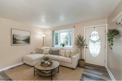 7 Hobart Pl, Clifton, NJ 07011 - Photo 1