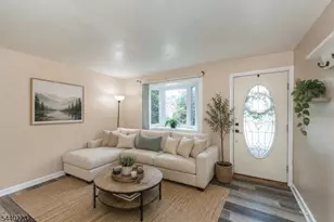 7 Hobart Pl, Clifton, NJ 07011 - Photo 1