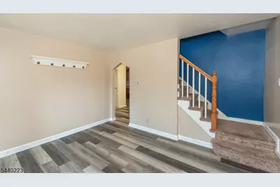 7 Hobart Pl, Clifton, NJ 07011 - Photo 3