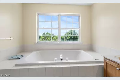 5 Woodfield Ct, Franklin Township, NJ 08540 - Photo 27
