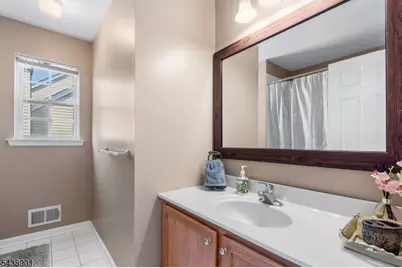 5 Woodfield Ct, Franklin Township, NJ 08540 - Photo 31