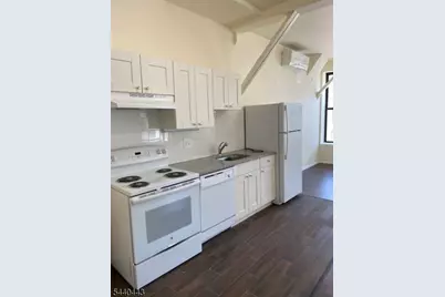 192 Market St #6B, Newark, NJ 07102 - Photo 9