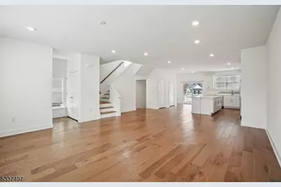 10 Cecala Rd, Morris Plains, NJ 07950 - Photo 3