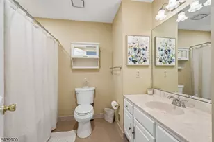 4 Holyoke Rd, Wayne, NJ 07470 - Photo 35