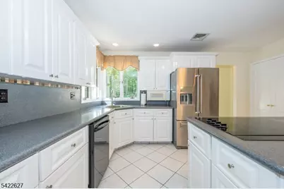 207 Deerlea Ln, Rockaway Township, NJ 07005 - Photo 7