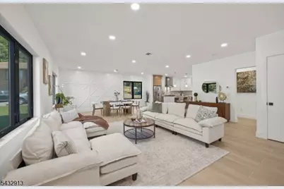 24 Richard Scott Ct, Haledon, NJ 07508 - Photo 3