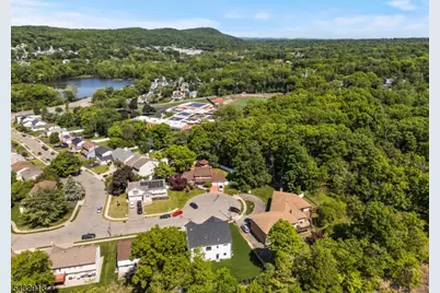 24 Richard Scott Ct, Haledon, NJ 07508 - Photo 37
