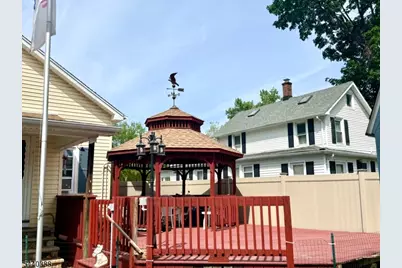33 Poplar St, Bloomingdale, NJ 07403 - Photo 3