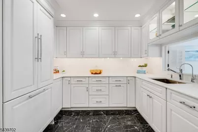 14G Heritage Dr #G, Chatham Township, NJ 07928 - Photo 17