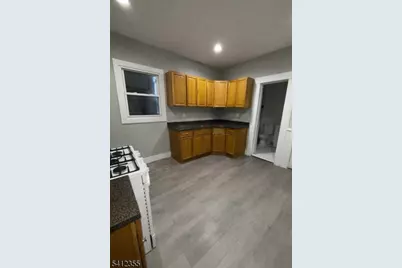 942 E 19th St, Paterson, NJ 07501 - Photo 11