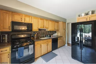 11 Hillside Dr, Clinton, NJ 08809 - Photo 15