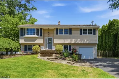 11 Hillside Dr, Clinton, NJ 08809 - Photo 3