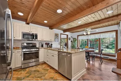 11 Doe Run, Franklin Township, NJ 08867 - Photo 7