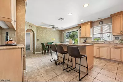 42 Daka Ct, Bloomfield, NJ 07003 - Photo 9