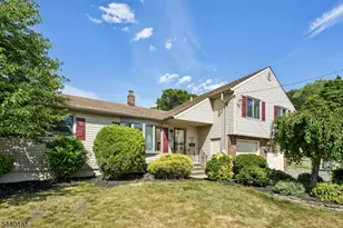 42 Daka Ct, Bloomfield, NJ 07003 - Photo 3