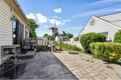 42 Daka Ct, Bloomfield, NJ 07003 - Photo 37