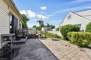42 Daka Ct, Bloomfield, NJ 07003 - Photo 37