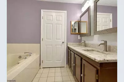 31 Edinburgh Ct, Edison, NJ 08820 - Photo 19