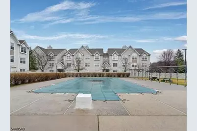 31 Edinburgh Ct, Edison, NJ 08820 - Photo 3