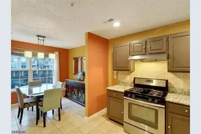 31 Edinburgh Ct, Edison, NJ 08820 - Photo 7