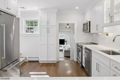 35 N Summit Ave, Chatham, NJ 07928 - Photo 9