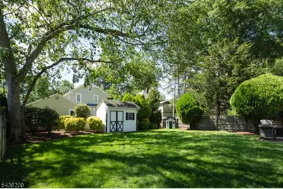 35 N Summit Ave, Chatham, NJ 07928 - Photo 27